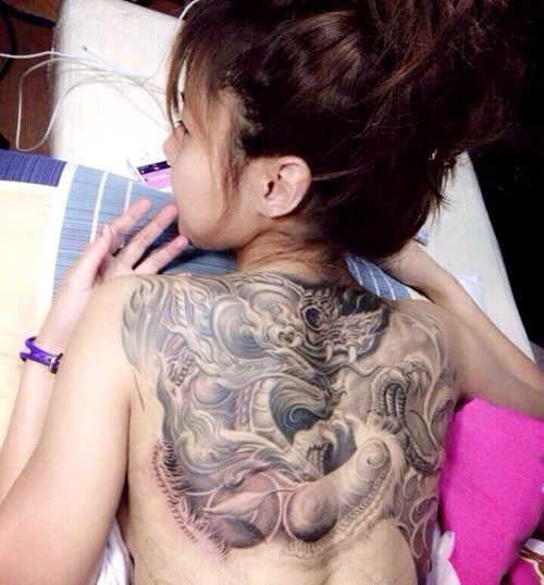 Những thiếu nữ Việt khiến phái nam “vừa thích vừa sợ”