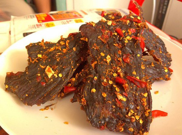Vì sao chúng ta lại ăn thịt bò khô vắt chanh?
