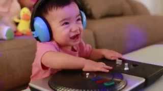 Video mời sinh nhật con trai DJ sẽ như thế này