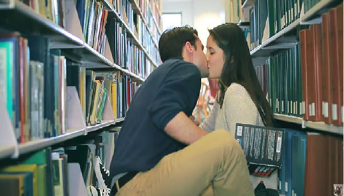 Có những khi trong cuộc đời này, chúng ta đã vô tình để lỡ nhau như thế