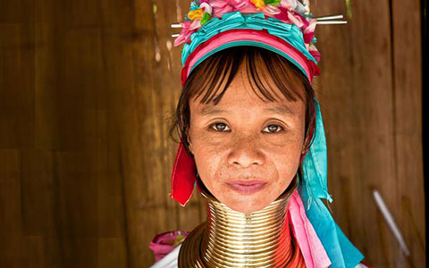 Những cách làm đẹp “đau đớn” của phụ nữ trên thế giới