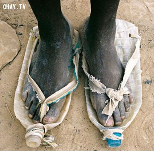 Nếu bạn là một tín đồ của giày dép, bạn sẽ không thể bỏ qua đôi dép huyền thoại này! Xem ảnh để khám phá lịch sử của thế giới giày dép và tìm kiếm sự thăng hoa về màu sắc và kiểu dáng.