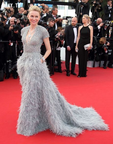 Điểm lại những bộ đầm lộng lẫy nhất trên thảm đỏ Cannes 68
