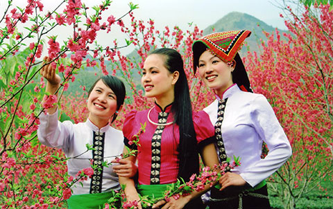 6 cách nói 'Anh yêu em - Em yêu anh' bằng tiếng dân tộc