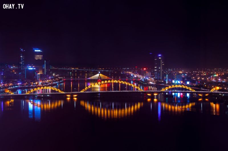 Đà Nẵng lung linh về đêm với những cây cầu