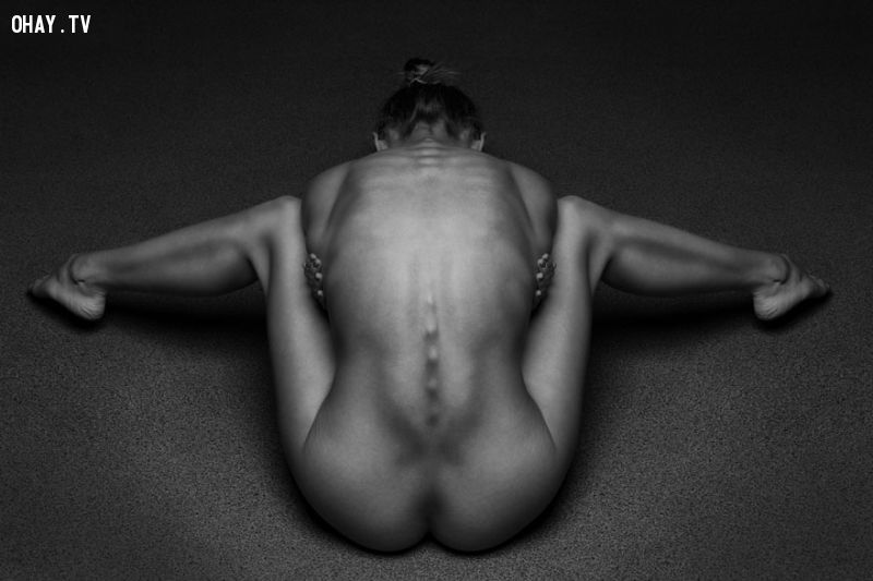 Vẻ đẹp của cơ thể phụ nữ thông qua ống kính nhiếp ảnh gia người Nga