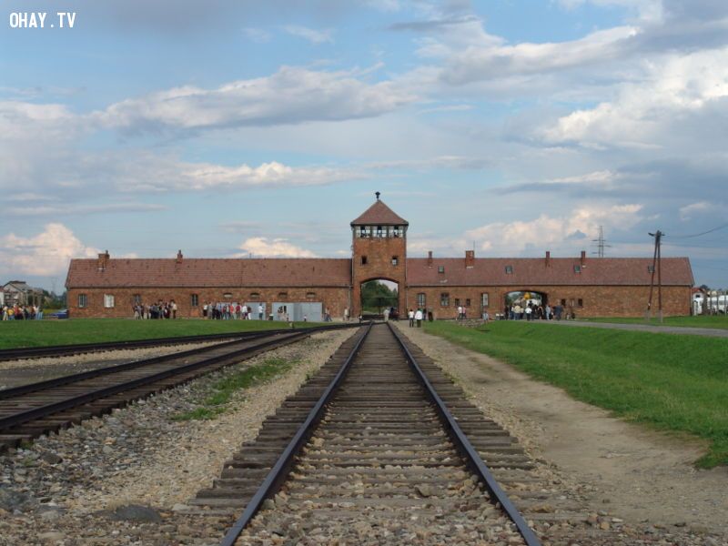 Ôsơvenxim(Auschwitz) – Lò giết người dã man, tàn bạo, kinh khủng của phát xít Đức.