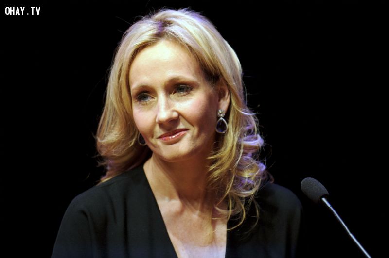 Harry Potter JK Rowling bị 12 nhà xuất bản từ chối trước khi được Bloomsbury chọn xuất bản (Ảnh: Getty)