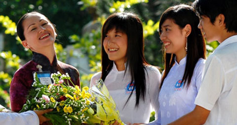 20-11 Làm thầy cô bất ngờ với những món quà thú vị