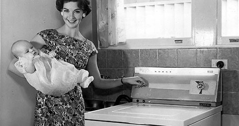 Bí Kíp Những Người Vợ Hiền của phụ nữ phương Tây thập niên 50