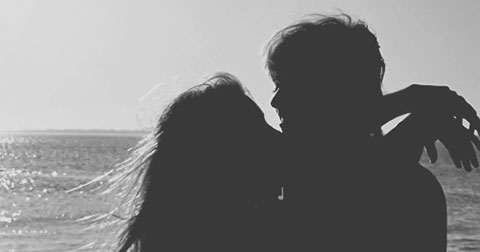 9 điều nên làm để anh ấy yêu bạn hơn