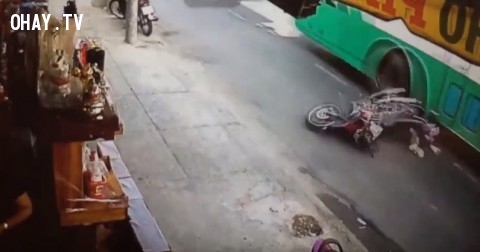 TP. HCM - Xe buýt cán chết người trên phố