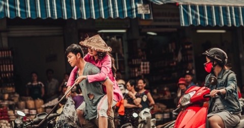 Bộ ảnh cưới 'Một túp lều tranh, hai quả tim vàng' của cặp đôi Đà thành gây xúc động mạnh.