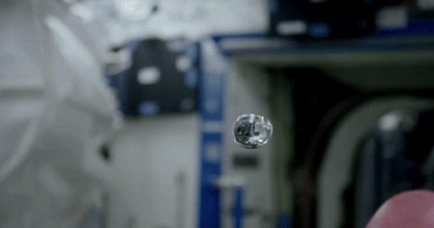 Khám phá những hoạt động kỳ lạ của nước và lửa trong không gian