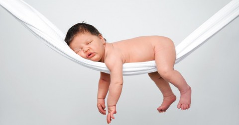 Vì sao trẻ nhỏ hay thức giấc giữa đêm?