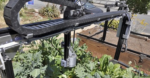 FarmBot - Robot trồng rau thông minh cho những người bận rộn