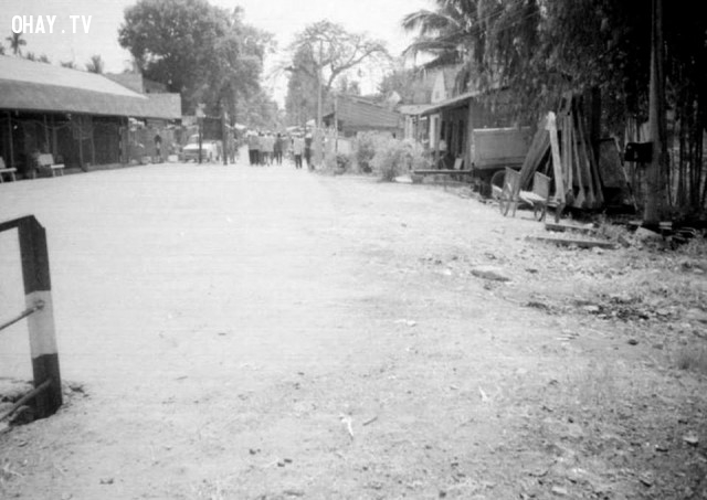 Bến phà Hàm Luông phía Mỏ Cày - khoảng 1990 Bến phà Hàm Luông phía Mỏ Cày - khoảng 1990,Bến Tre xưa,Xứ dừa,hình xưa,ảnh cổ,ảnh lịch sử