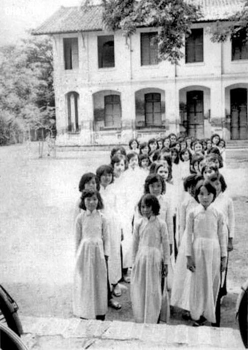 Sân trường Tiểu học nữ tỉnh lỵ năm 1968 - 1969 Sân trường Tiểu học nữ tỉnh lỵ năm 1968 - 1969,Bến Tre xưa,Xứ dừa,hình xưa,ảnh cổ,ảnh lịch sử