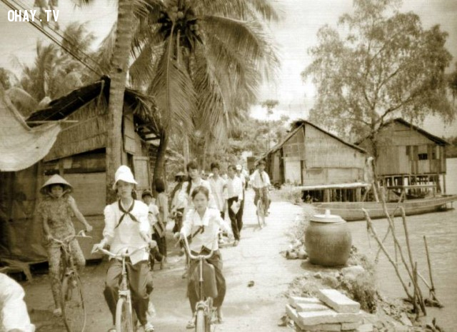 Học sinh trường Mỹ Hóa tan trường - khoảng năm 1992 Học sinh trường Mỹ Hóa tan trường - khoảng năm 1992,Bến Tre xưa,Xứ dừa,hình xưa,ảnh cổ,ảnh lịch sử