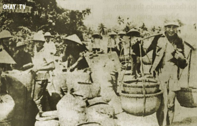 "Ngày hội" huy động lương thực năm 1987 tại Giồng Trôm "Ngày hội" huy động lương thực năm 1987 tại Giồng Trôm,Bến Tre xưa,Xứ dừa,hình xưa,ảnh cổ,ảnh lịch sử