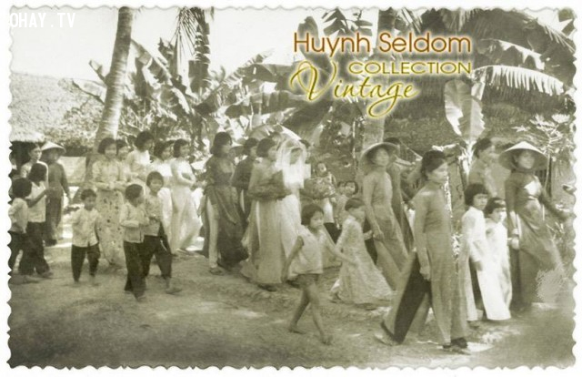 Đưa dâu trong đám cưới vùng quê An Hiệp - Bến Tre năm 1960 Đưa dâu trong đám cưới vùng quê An Hiệp - Bến Tre năm 1960,Bến Tre xưa,Xứ dừa,hình xưa,ảnh cổ,ảnh lịch sử