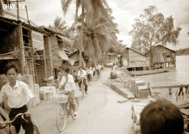 Học sinh trường Mỹ Hóa tan trường - khoảng năm 1992 Học sinh trường Mỹ Hóa tan trường - khoảng năm 1992,Bến Tre xưa,Xứ dừa,hình xưa,ảnh cổ,ảnh lịch sử