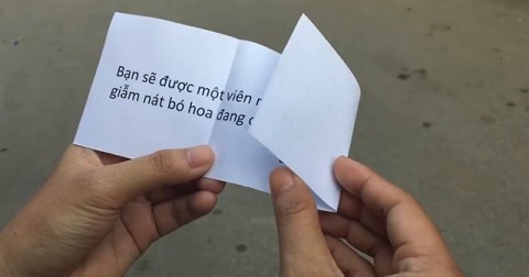 Giẫm nát bó hoa người yêu tặng để lấy một viên ngọc trai liệu có đáng?