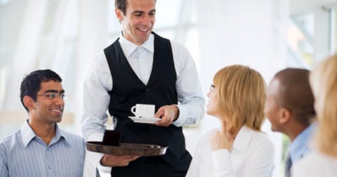 Những thói quen khi đi ăn hàng dễ khiến bạn bị ghét