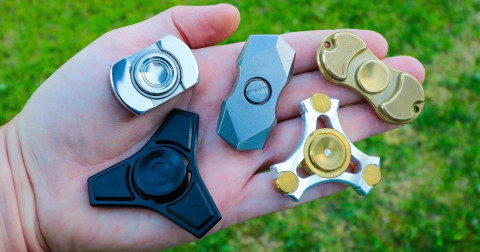 Con quay Fidget Spinner và tất cả những gì bạn cần biết.