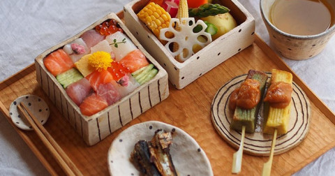 Mosaic sushi - Ngon từ cái nhìn đầu tiên