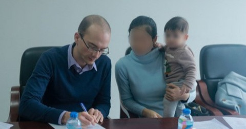 Daniel Hauer xin được thắp hương cho đại tướng Võ Nguyên Giáp và xin lỗi người dân Việt Nam