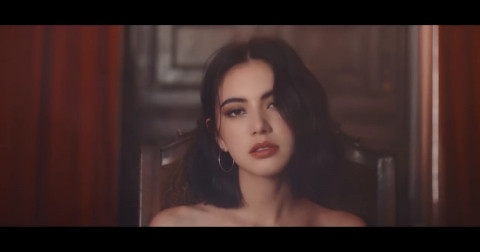 Mỹ nữ Thái Lan đẹp không góc chết trong MV 'Chạy ngay đi' của Sơn Tùng