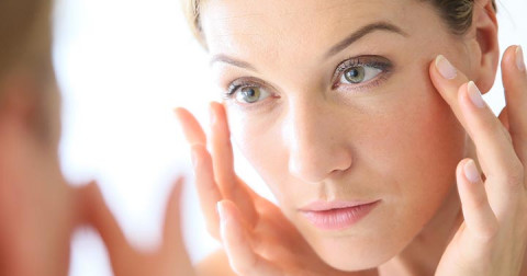 Bác sĩ da liễu tiết lộ 10 thứ không nên để tiếp xúc với mặt