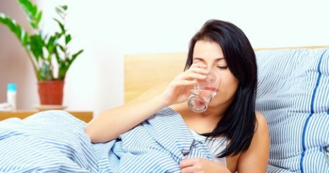Hãy uống một ly nước ngay lập tức sau khi ngủ dậy và đây là lý do tại sao