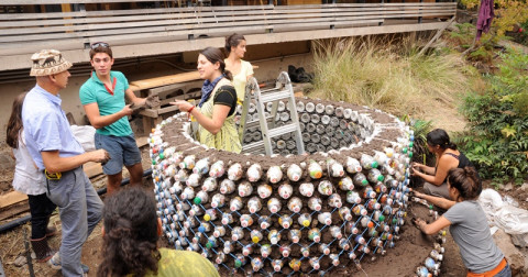 Hướng dẫn làm Ecobricks - gạch sinh thái từ rác thải nhựa