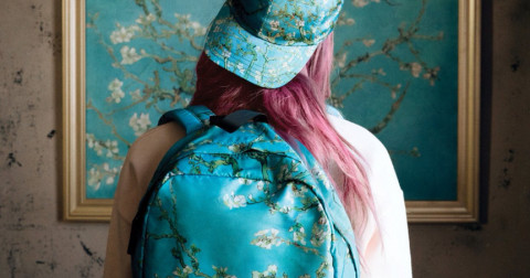 Nhờ có Vans, giờ bạn đã có thể khoác lên mình những bức họa nổi tiếng của Van Gogh