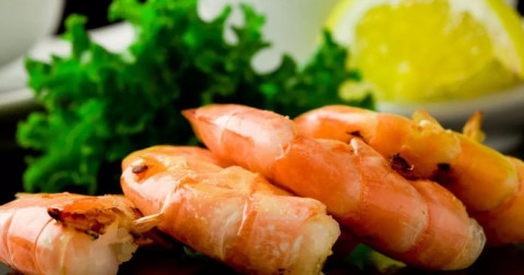 Đường màu đen ở lưng tôm có thực sự bẩn? Những sự thật khi ăn tôm ai cũng nên biết