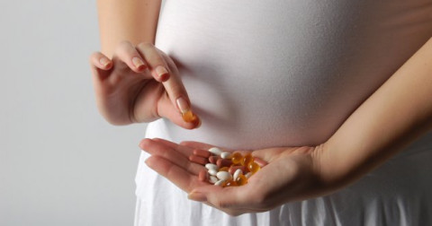 Tác hại của thừa Vitamin A trong thai kỳ - Dị tật thai nhi