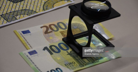 ECB công bố mẫu tiền 100, 200 Euro mới