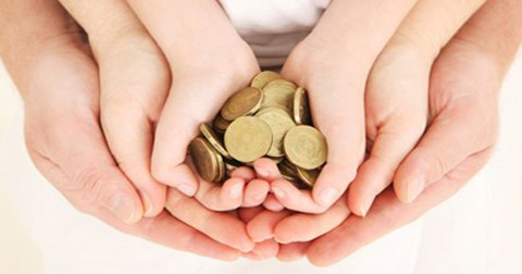 Làm thế nào để dạy cho con bạn hiểu biết về giá trị của đồng tiền và sử dụng tiền một cách hợp lí?