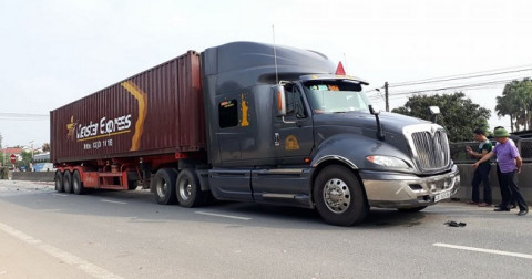5 kỹ năng phòng tránh tai nạn khi đi gần xe tải lớn