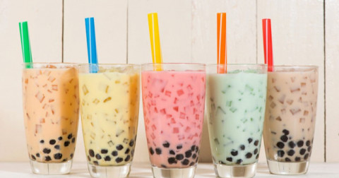 Hướng dẫn cách hút để trà sữa và trân châu cùng vơi một lúc.