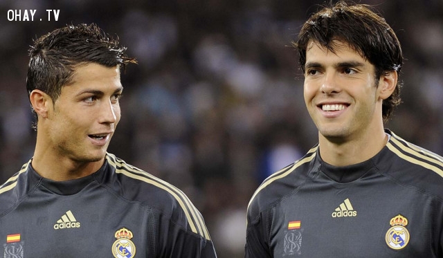Kaka: 'Ronaldo từng tặng 15 chiếc điện thoại cho các nhân viên Real'