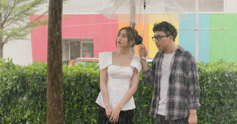 Review phim Cua Lại Vợ Bầu - Và đôi điều về câu chuyện doanh thu khủng của phim mùa Tết