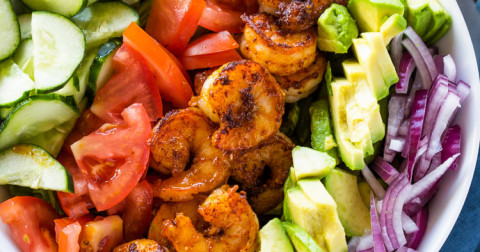 Salad tôm, bơ nước cốt chanh